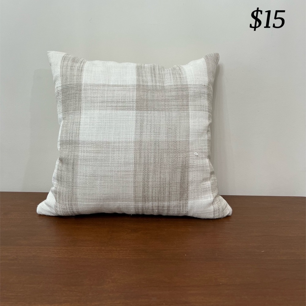 Accent pillow